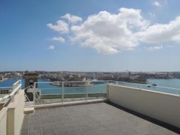 Valletta, Furnished Town House - Ref No 006562 - Image 3