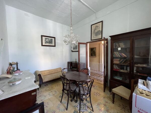 Victoria (Gozo), Double Fronted Town House - Ref No 006574 - Image 6