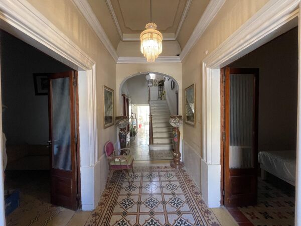 Victoria (Gozo), Double Fronted Town House - Ref No 006574 - Image 2