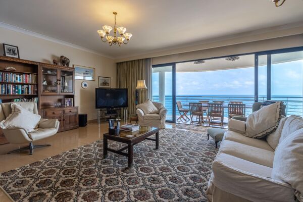 Sliema, Luxury Seafront Apartment - Ref No 006596 - Image 4