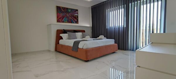 Sliema, Luxury Furnished Penthouse - Ref No 006603 - Image 13