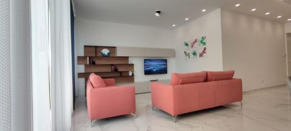 Sliema, Luxury Furnished Penthouse - Ref No 006603 - Image 4